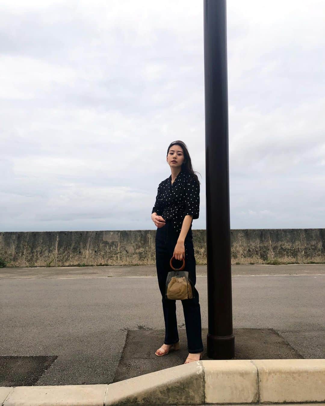 Shiho Sasakiさんのインスタグラム写真 - (Shiho SasakiInstagram)「インスタライブin沖縄🌴 ご視聴ありがとうこざいました🙏 着用していたコーデはストーリーのURLからチェック出来ます✈️ パルコシティの目の前は綺麗な海が広がっていて、最高の景色でした📸 #MOUSSY#MOUSSYSNAP」6月27日 19時44分 - shihomurata0718