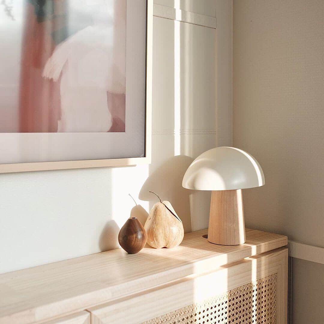 フリッツハンセンさんのインスタグラム写真 - (フリッツハンセンInstagram)「Night Owl™️ casts a warm and pleasant downward light. Explore more via link in bio.  #fritzhansen #nicholaiwiighansen  1. @gippmy 2. @pilviraitti 3. @emjay_501 4. @inclassicfashion」6月27日 19時54分 - fritzhansen