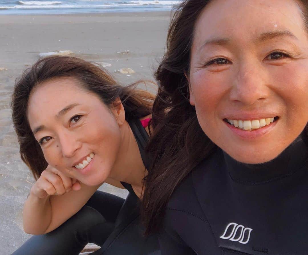 のインスタグラム：「・・・ 久しぶりの相方ヒロちゃん 何でも話せる大事な心の友 #beachgirlclub #今年で10年 #喧嘩もしたね #最高の相方 #プロサーファー @hiroetahara」