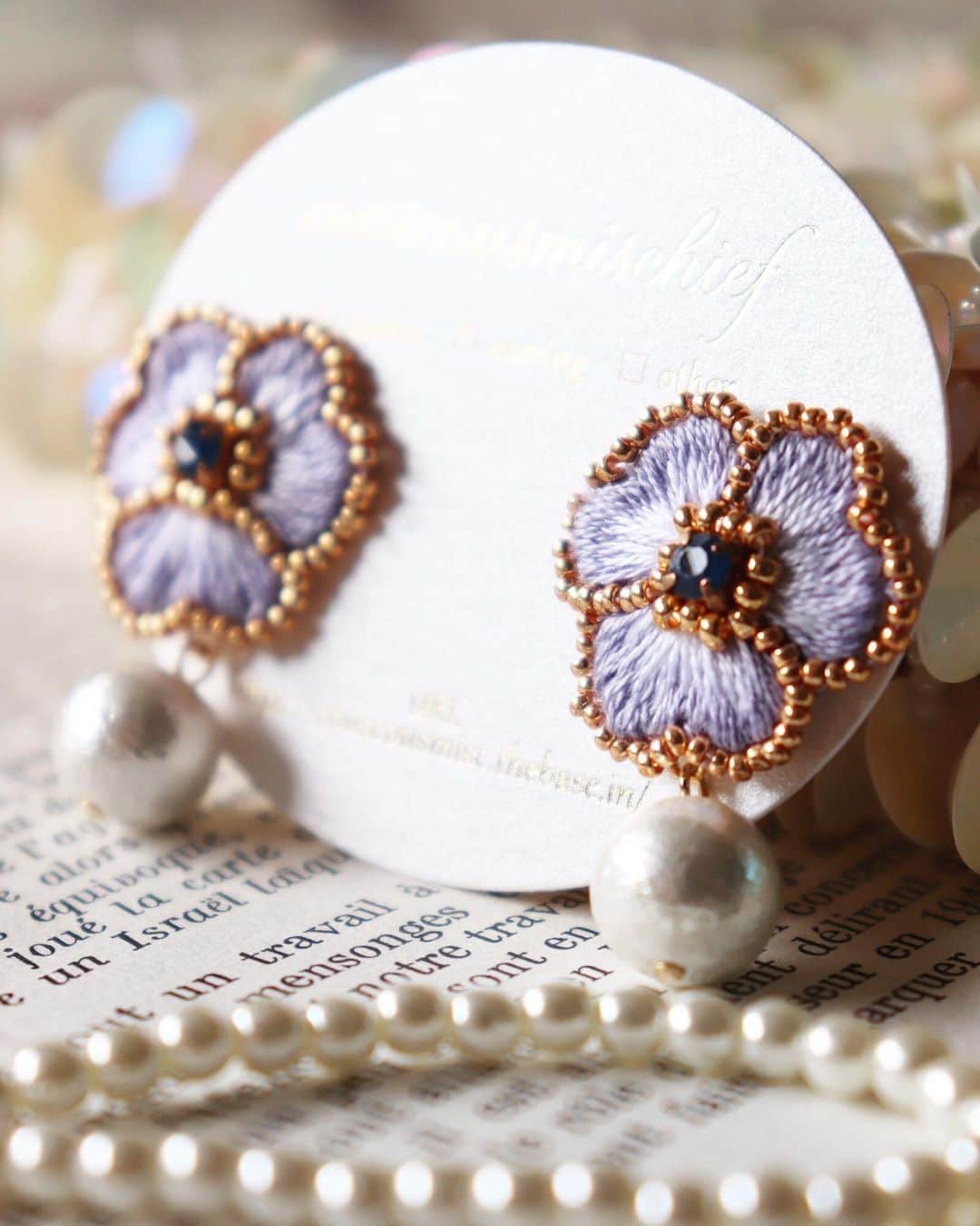handmade shopのインスタグラム：「一粒パンジー﻿ ﻿﻿ 7月のonline shop販売会で﻿﻿ 販売いたします🌼﻿ ﻿ ﻿ 🌱online shop販売会 7月予定﻿﻿﻿﻿﻿﻿ 🌱7/20.21 creema hmj (ビッグサイト)﻿﻿﻿﻿﻿﻿ ﻿ ﻿ I sell flower accessories once a month.﻿ I can ship overseas.﻿ The sales schedule for July is still pending.﻿ I will let you know the schedule by Instagram.﻿ Thank you.﻿ ﻿ ﻿﻿﻿﻿﻿﻿ ﻿﻿﻿﻿﻿﻿ #クスクスミスチーフ#花」