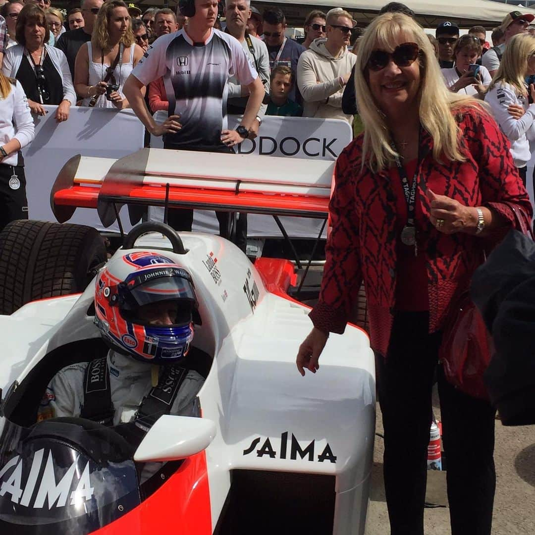 ジェンソン・バトンさんのインスタグラム写真 - (ジェンソン・バトンInstagram)「3 years ago today I was recovering from an epic @fosgoodwood with my lady @brittnyward and most of my family including my number one fan my Mum! The festival of speed is the biggest celebration of everything fun on two and four wheels but for me it’s more about the banter, catching up with mates, spotting a racing legend and most importantly the fans and supporters. Big thanks to the Goodwood team for making such a special event for us all, I absolutely love everything about FoS.  I’m sad to say that I won’t be going this year as I’ll be at home looking after my lady and her bump! We will see you next year Goodwood.」6月27日 20時07分 - jensonbutton