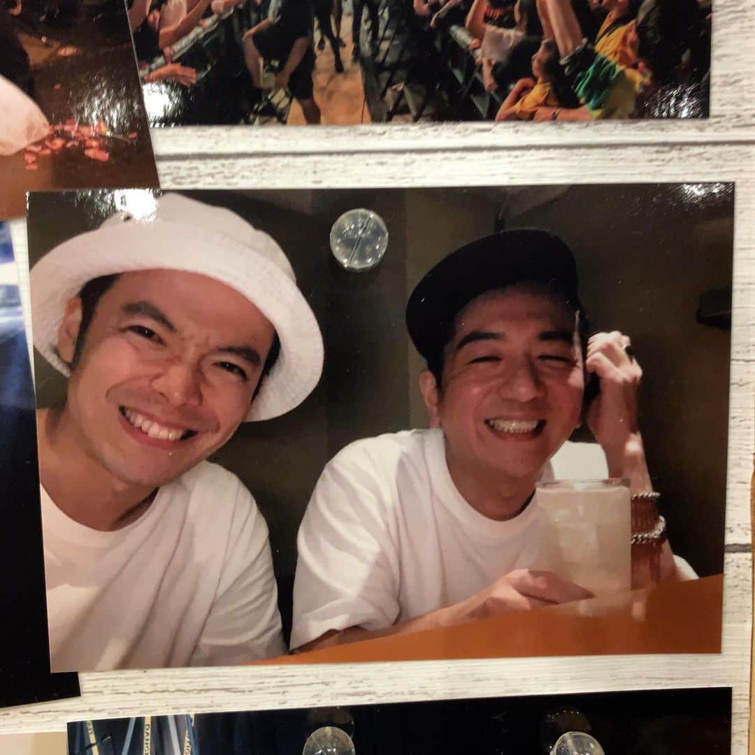 LITTLEのインスタグラム：「ヨースケのとこ行ってきました。写真は去年のKICK武道館の後に2人で打ち上げ。あとBRAVOのアフター。8月初披露の曲と8月のBBQの約束を残したままでした。」