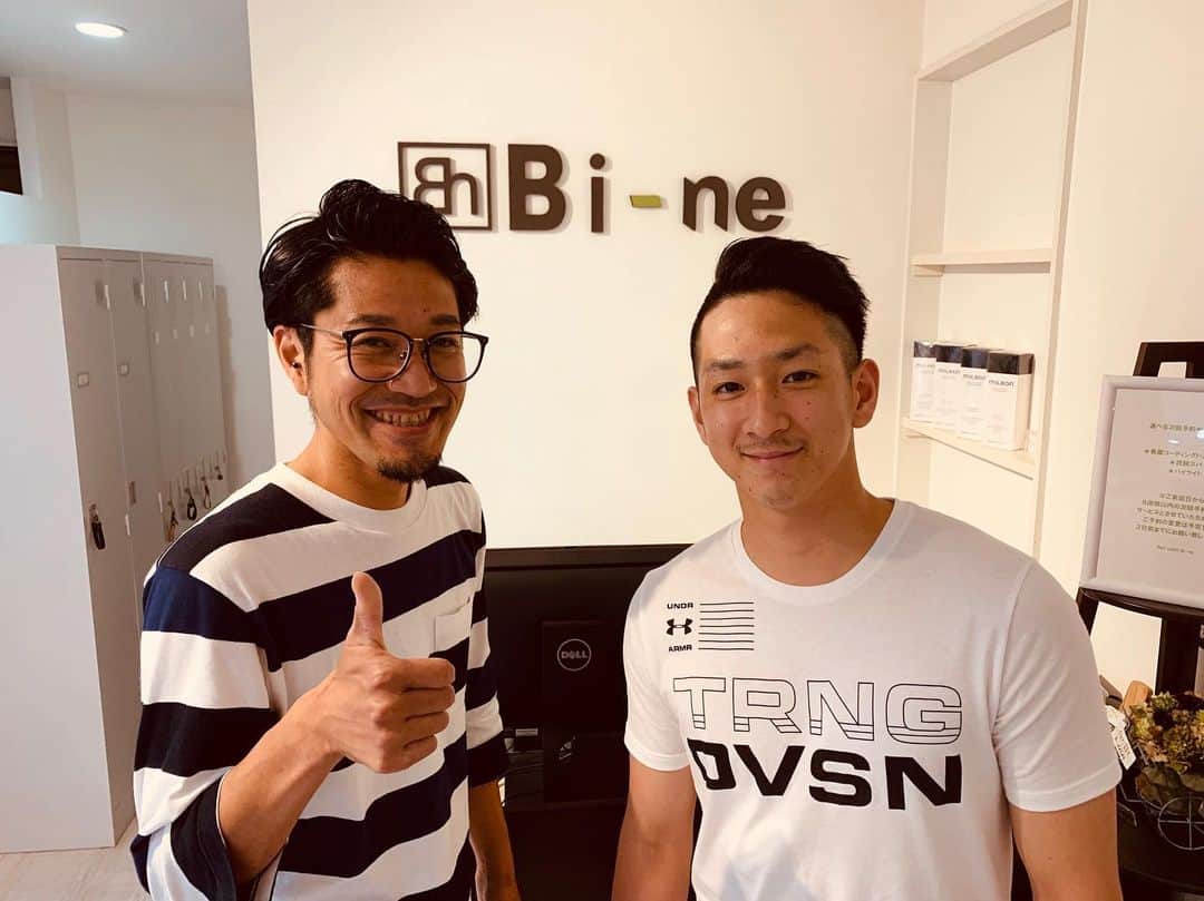 伊賀亮平のインスタグラム：「haircutしてきました！ いつもありがとうござます😊 #Bi-ne#いつもお世話になってます#これからもよろしくお願いします#わっしょい」