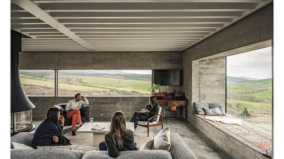 The Modern Houseさんのインスタグラム写真 - (The Modern HouseInstagram)「Checked out RIBA's National Award winners and House of the Year longlist today? If so, you will have come across the strikingly-handsome Sartfell Retreat on the Isle of Man by Foster Lomas architects. Our team recently made a visit to the house, which forms part of a multi-phase project that is aiming to promote biodiversity on a newly-found nature reserve. Head to the link in our bio for more. @fosterlomas @riba 🎥 @greg_the_architect」6月27日 20時50分 - themodernhouse