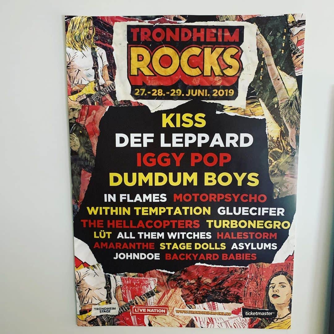 ジー・ヘイルさんのインスタグラム写真 - (ジー・ヘイルInstagram)「Fuck yes! Today is gonna be epic! #norway @trondheimrocks #trondheimrocks #trondheimfestival」6月27日 21時00分 - officiallzzyhale