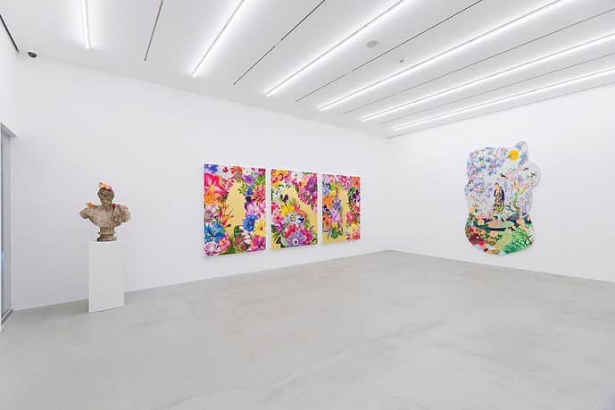 松山智一のインスタグラム：「Just a few more days before “ Fixed Contained “ group exhibition ends at @kotaro_nukaga Gallery in Tokyo. Participating artists :  @inkaessenhigh @fireleibaez @carlosrolon @alfredstudio @tonymatelli @nirhod @tomokazumatsuyama」