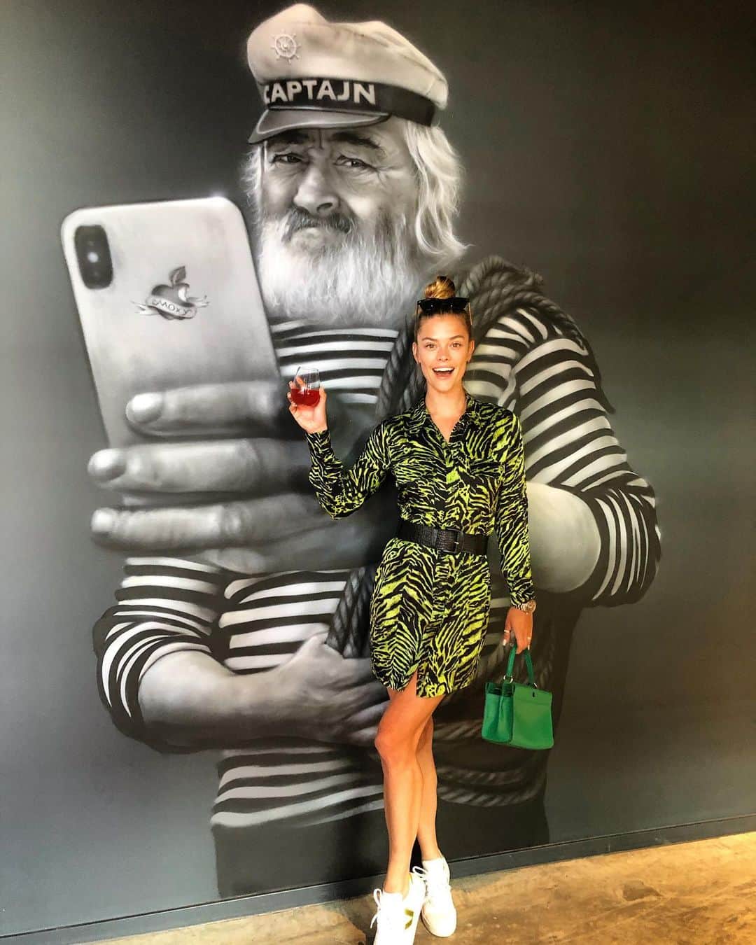 ニーナ・アグダルのインスタグラム：「I’m finally here!! Follow me & @moxyhotels to see where to stay, shop and play in Copenhagen. Cannot wait to explore, hang with mama, and PLAY ON #atthemoxy 💜」