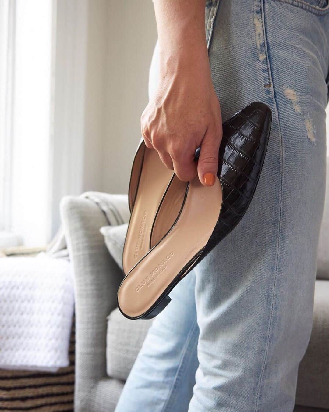 Club Monacoのインスタグラム：「Easy on, easy off. 🖤  Embossed leather elevates the summer slip-on. Made in Italy.」