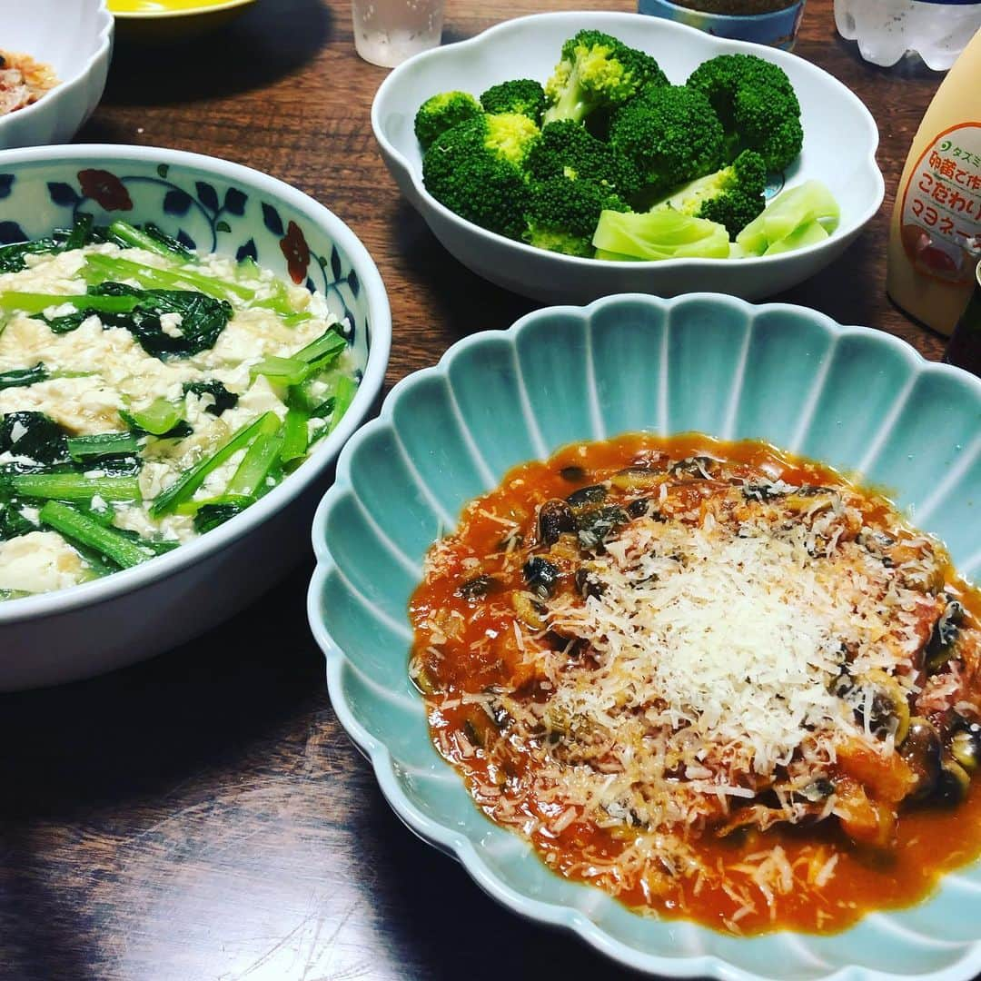 久保ミツロウさんのインスタグラム写真 - (久保ミツロウInstagram)「仕事柄お酒を飲む余裕が無いので、ご飯の時は晩酌気分でノンアルコールのビールばかり飲んでます。毎日お酒が飲める文化圏の人が羨ましい。」6月27日 21時25分 - kubomitsurou