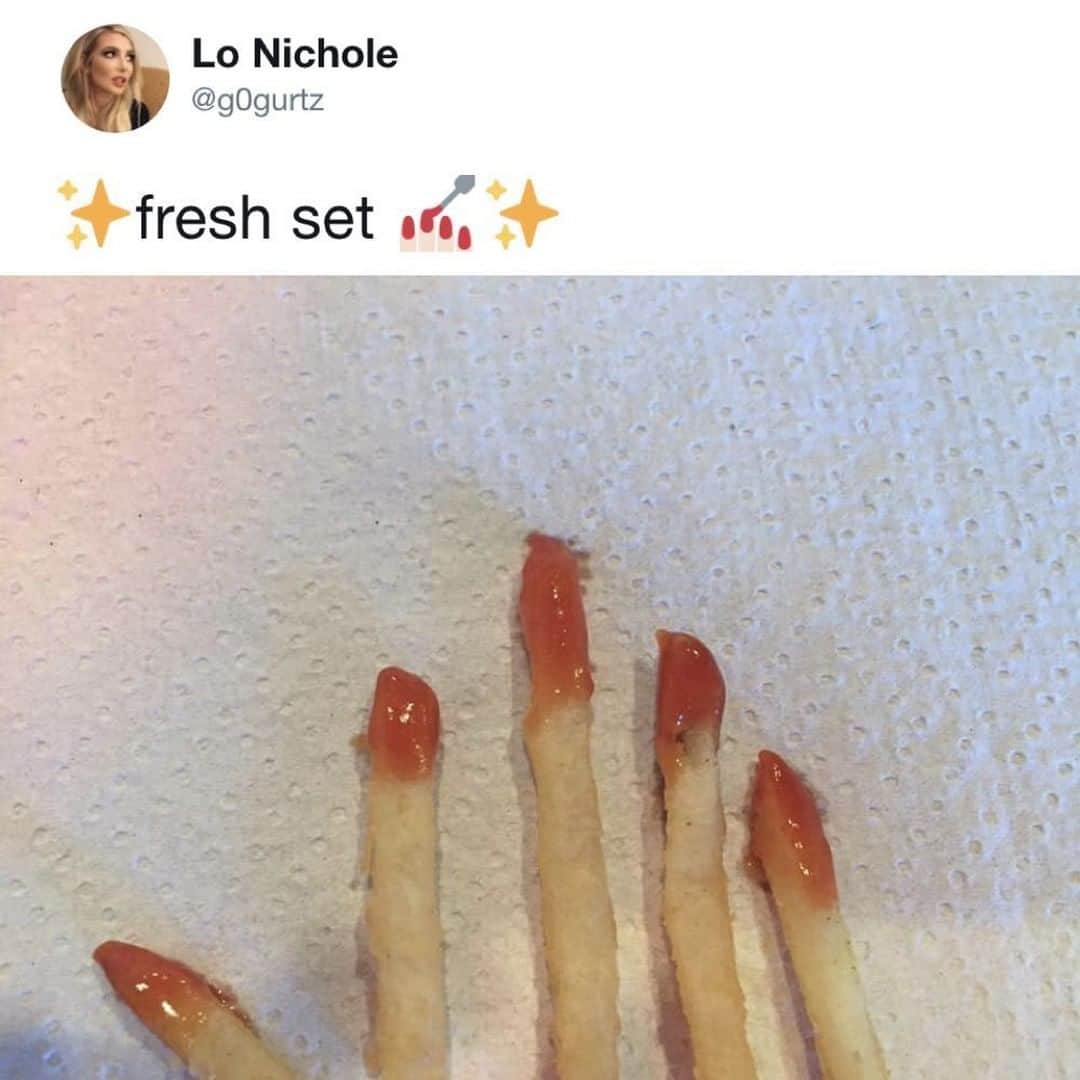 9GAGさんのインスタグラム写真 - (9GAGInstagram)「Make sure you don't Chip them⠀ By @_fawneyes_ ⠀ #nail #fries #9gag」6月27日 21時30分 - 9gag