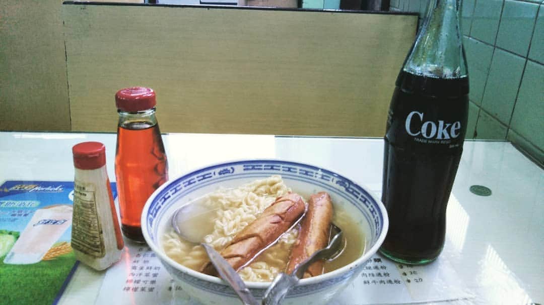 伊藤修子さんのインスタグラム写真 - (伊藤修子Instagram)「思っていたより勇気のいる感じの入店でしたがお値段が良心的でした 。」6月27日 21時31分 - itoshuko