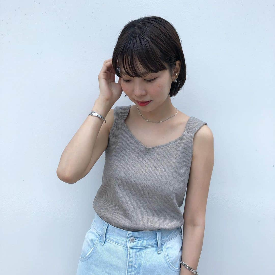 flower OFFICIAL WEB STOREさんのインスタグラム写真 - (flower OFFICIAL WEB STOREInstagram)「coordinate...❤️ . ✔️ bright tank top ☞【305270132】キーワード検索可能🔍💕 ✔️ happiness fringe denim ☞【305160544】キーワード検索可能🔍💕 ✔️ youthful cap ☞【309190147】キーワード検索可能🔍💕 その為、used @flower_soc_market  モデル私物 @flower_sasaki …… 商品について等お気軽にコメント下さい＊ #flower #flowerwebshop #webshop  #通販サイト #ネットショッピング  #レディースファッション #love #girl #style #fashion #coordinate #shopping #tokyo  #タンク #タンクトップ #キラキラ #ラメ #ラメタンク #denim #デニム #cap #キャップ #used #vintage」6月27日 21時32分 - flower_web