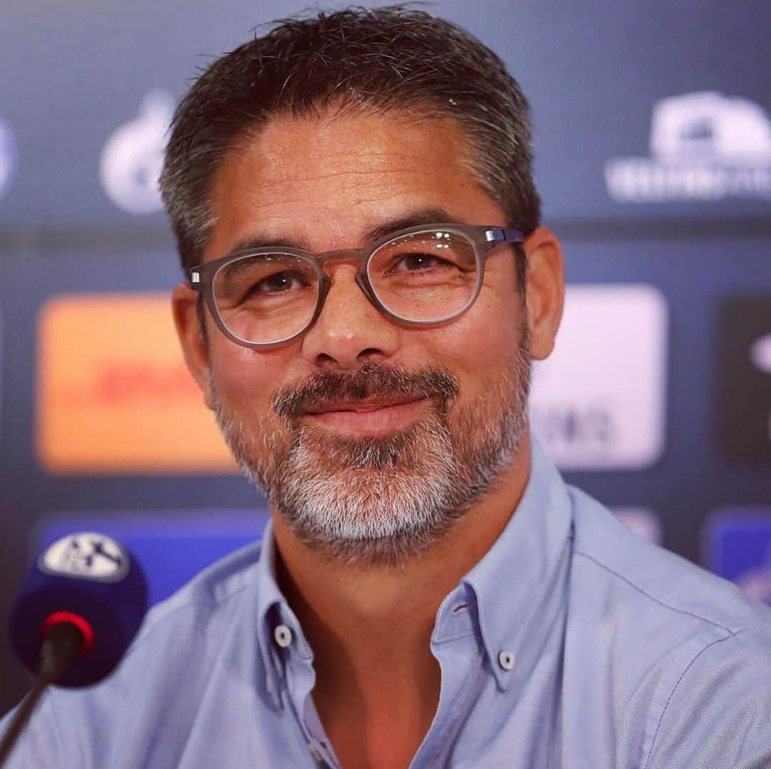 シャルケ04さんのインスタグラム写真 - (シャルケ04Instagram)「David #Wagner: I don't think I need to say how unbelievably happy and proud I am to be back! 🔵🙌🏼⚪️ . . #S04 #Knappen #Königsblau #Schalke #Wagner #Press #Conference #Futbol #Football #Soccer #🔵⚪️」6月27日 21時48分 - s04