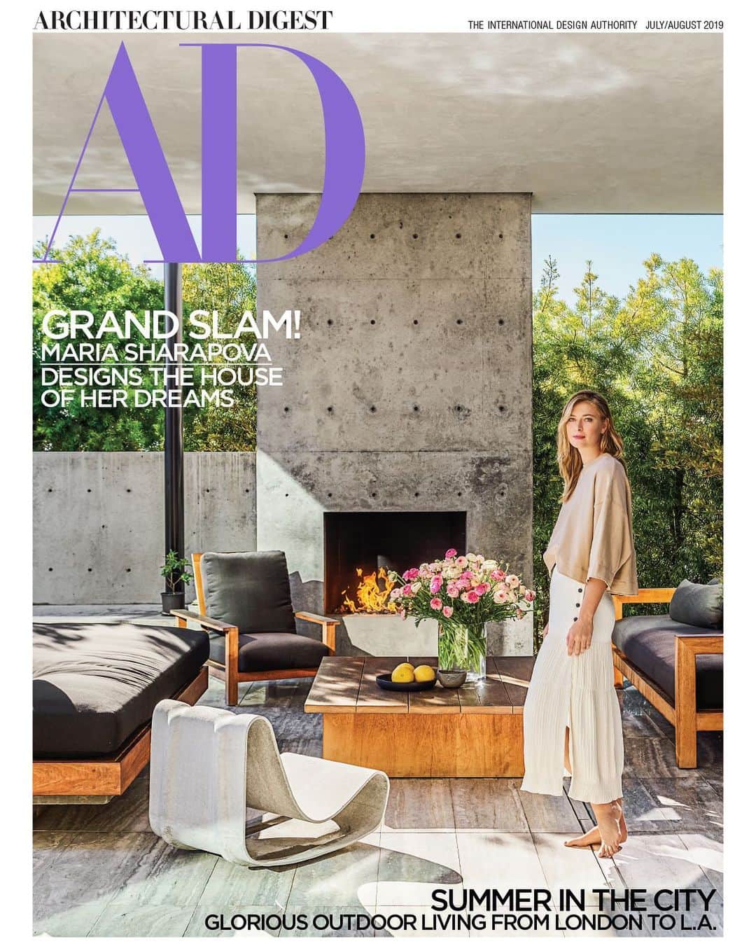 マリア・シャラポワのインスタグラム：「Incredibly honored to grace the cover of @archdigest. I am pretty sure @amytastley is the only person who I would be comfortable sharing my home with. It just happens to be that by sharing it with her, I instantaneously share it with millions of people 😂 . Our very first cover together was when I was just 19 years old and she was at the helm of Teen Vogue. How time flies! Building this 🏡 was a true labor of love and I would do it again in a heartbeat, all thanks to the special people I worked with. Link to photos and article in Bio. Hope you love it as much as I loved building it! 🌸🌼🌻」