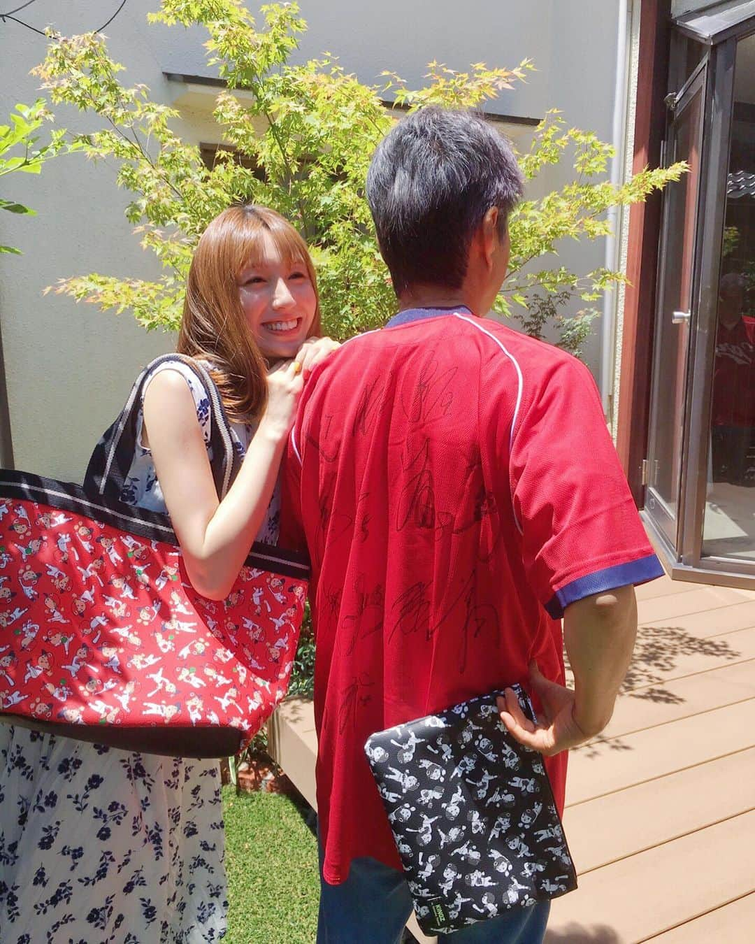 松中みなみさんのインスタグラム写真 - (松中みなみInstagram)「お父さんとおそろBag❤️ ・ ・ #サマンサカープ #samanthathavasa  #カープ #サマンサキングズ #サマンサタバサ  #コラボグッズ #広島東洋カープ #カープ女子  #samanthaking #samanthakingz #カープ坊や」6月27日 22時11分 - minami_matsunaka