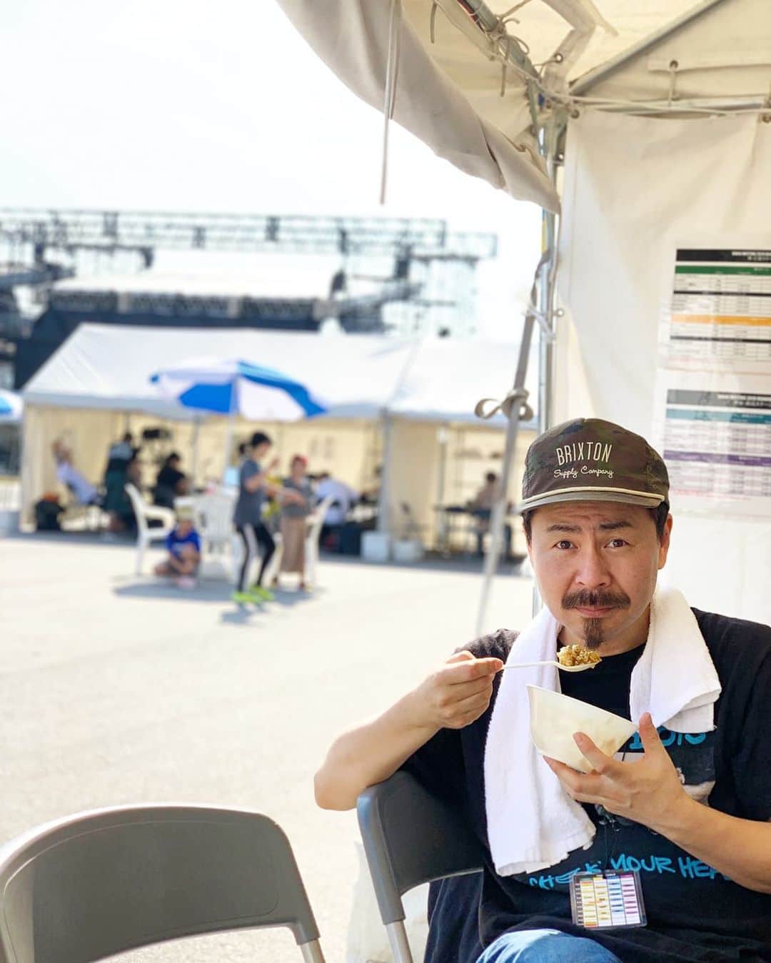 こーいちのインスタグラム：「来週末までコレ待ち受けにしといて。 てるてる坊主より効くさかい。  #てるてる浩一」