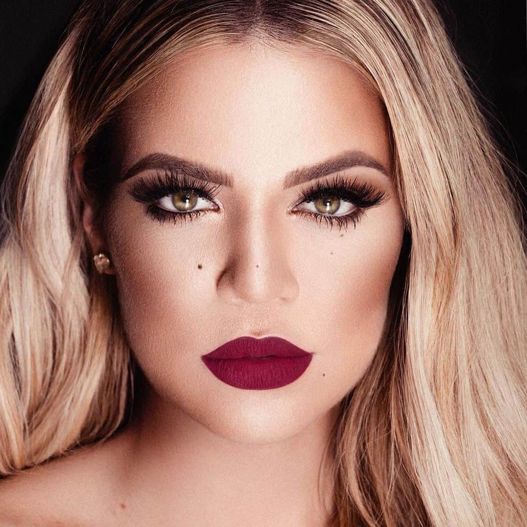 Kylie Cosmeticsさんのインスタグラム写真 - (Kylie CosmeticsInstagram)「Happy Birthday @Khloekardashian!! 😍🎂💕」6月27日 22時18分 - kyliecosmetics