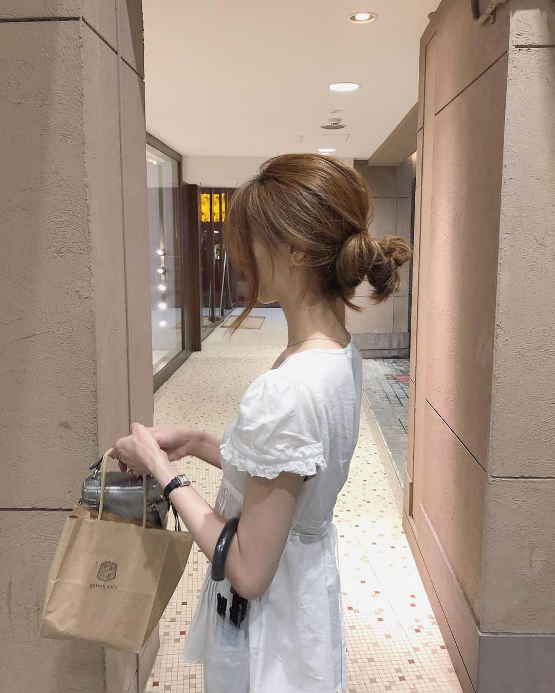 のインスタグラム：「むしむしあつい 😛 ㅤㅤㅤㅤㅤㅤㅤㅤㅤㅤㅤㅤㅤ きょうはカラーいってるんるん♩ ひさしぶりに明るい気がする👳🏻‍♂️」