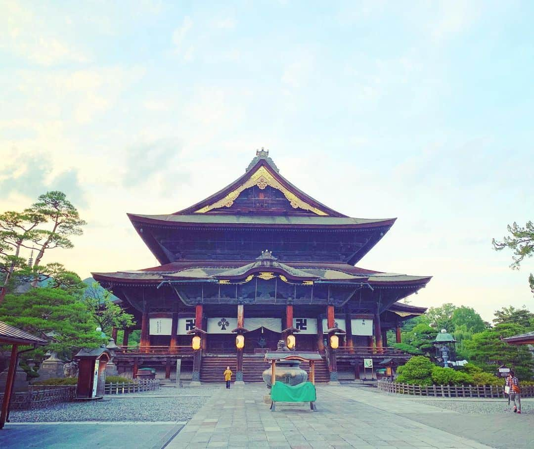 マサ小浜さんのインスタグラム写真 - (マサ小浜Instagram)「昨日は善光寺へ  #japan #nagano #japantrip #history」6月27日 22時34分 - masakohama1