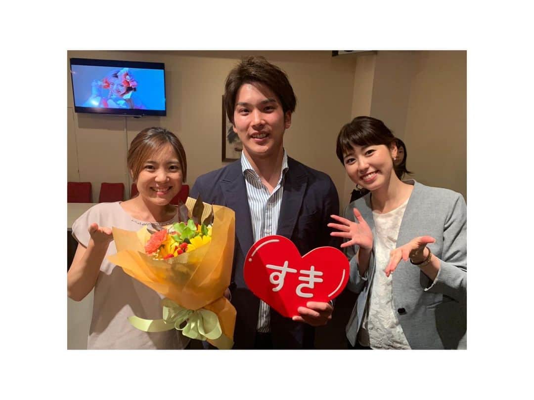 中根夕希のインスタグラム：「＊ 5年報道記者をしていた同期が異動に、、！ 送別会でした。 新天地でも頑張って！ ・ #結婚式の2次会みたいな送別会。 #わいわい #チームを感じました #うめちゃんお疲れさま #夏は忙しや #頑張るぞっ！ #すき #↑は後輩が用意してくれた色紙のようです」