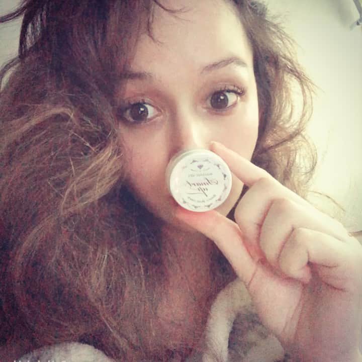 ありさトレイシーのインスタグラム：「#スマートアップ#10秒フェイスアップ#マッサージジェル#beauty#white」