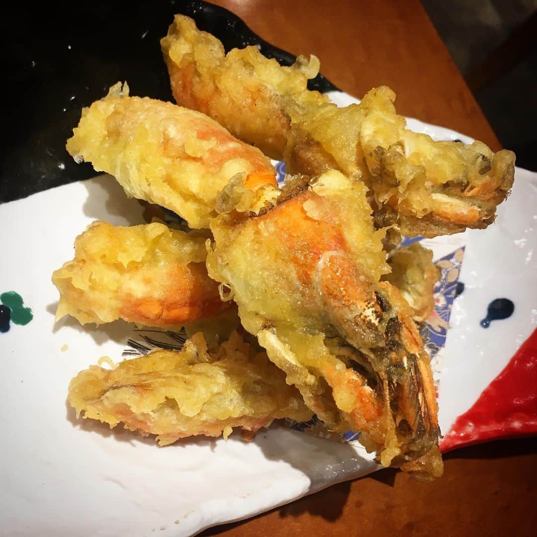 田中香子さんのインスタグラム写真 - (田中香子Instagram)「真シャクの天ぷらで いっこーん！！！ 初めて食べた、シャク。 シャコとは違うようです。 殻ごとイケちゃう ニクいヤツ。  #ごちそうばんざい #熊本 #熊本グルメ  #kumamoto #japanesefeast  #feast #feastagram」6月27日 22時30分 - soo.yt