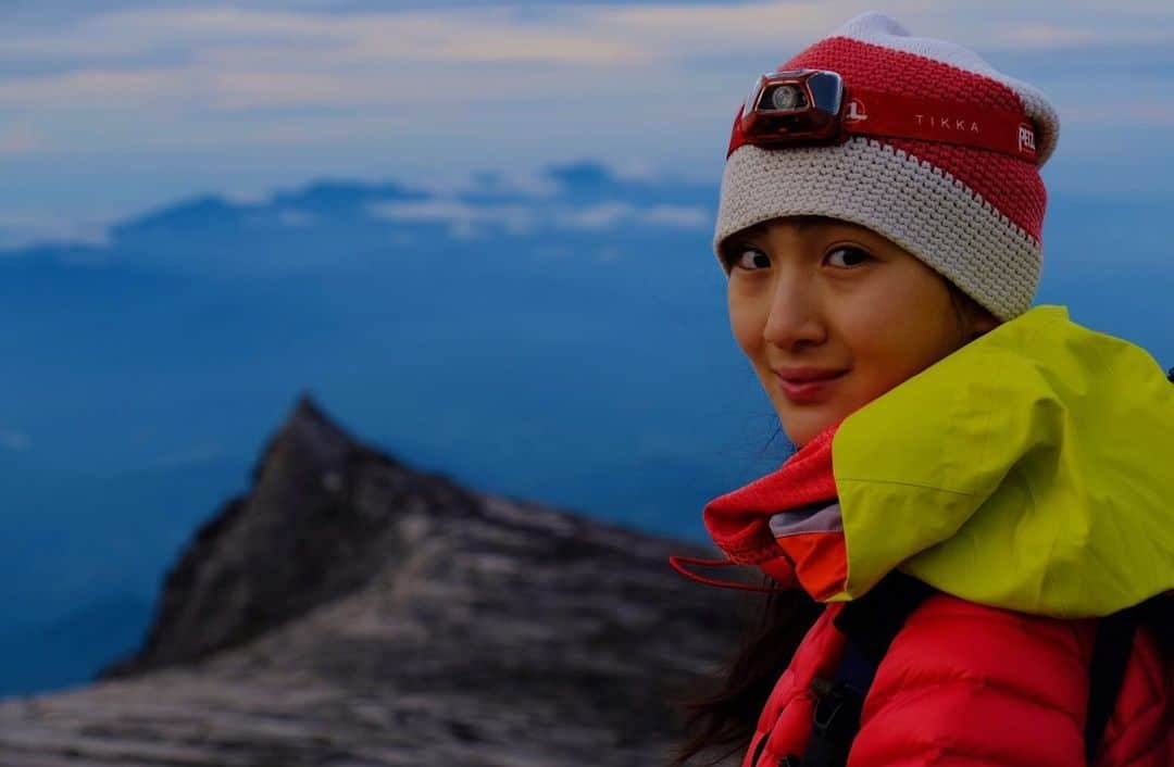 野口健さんのインスタグラム写真 - (野口健Instagram)「今朝、東南アジア最高峰のキナバル山に登頂！ 地球の鼓動を感じる旅となりました！  #野口健#野口絵子 #野口健親子登山 #キナバル山 #ボルネオ島#ボルネオ」6月27日 22時36分 - noguchiken8848