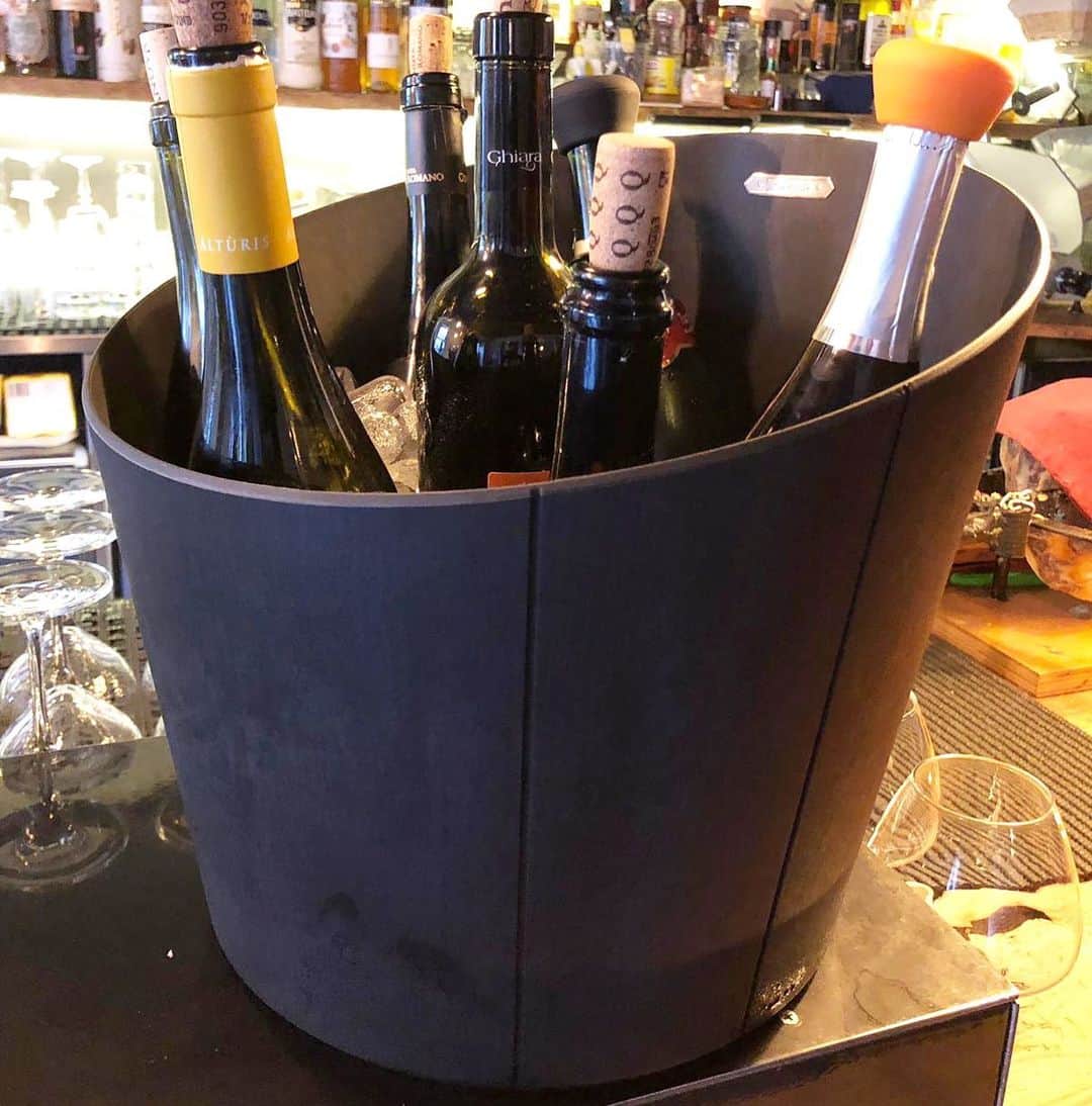 のインスタグラム：「Look at our Timber! An exclusive bowl made of Eco wood, an eco material 🌱 that does not give up on aesthetics and functionality.  #italesse #design #timber #bowl #ice #icebowl #restaurant #bar #wine #greenlife #biowine #biogreen #ecofriendly #wood #wooddesign #winery #winetime #accessories #winelover #winetasting #instawine」
