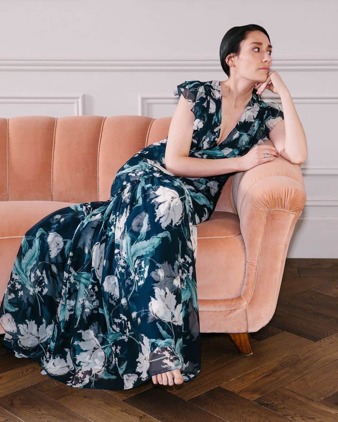 MATCHESFASHION.COMさんのインスタグラム写真 - (MATCHESFASHION.COMInstagram)「‘It has shocked us as much as it has anyone else,’ says #Fleabag's Sian Clifford. ‘I mean, we believed in the project and it was made with so much love, but the response has been pretty unprecedented.’ The London-based actress and producer talks to #TheStyleReport about conscious living, collaboration and the ‘unexpected’ success of @bbcfleabag at the link in bio. @siansstillspace 📸 @philltaylormade」6月27日 22時49分 - matches