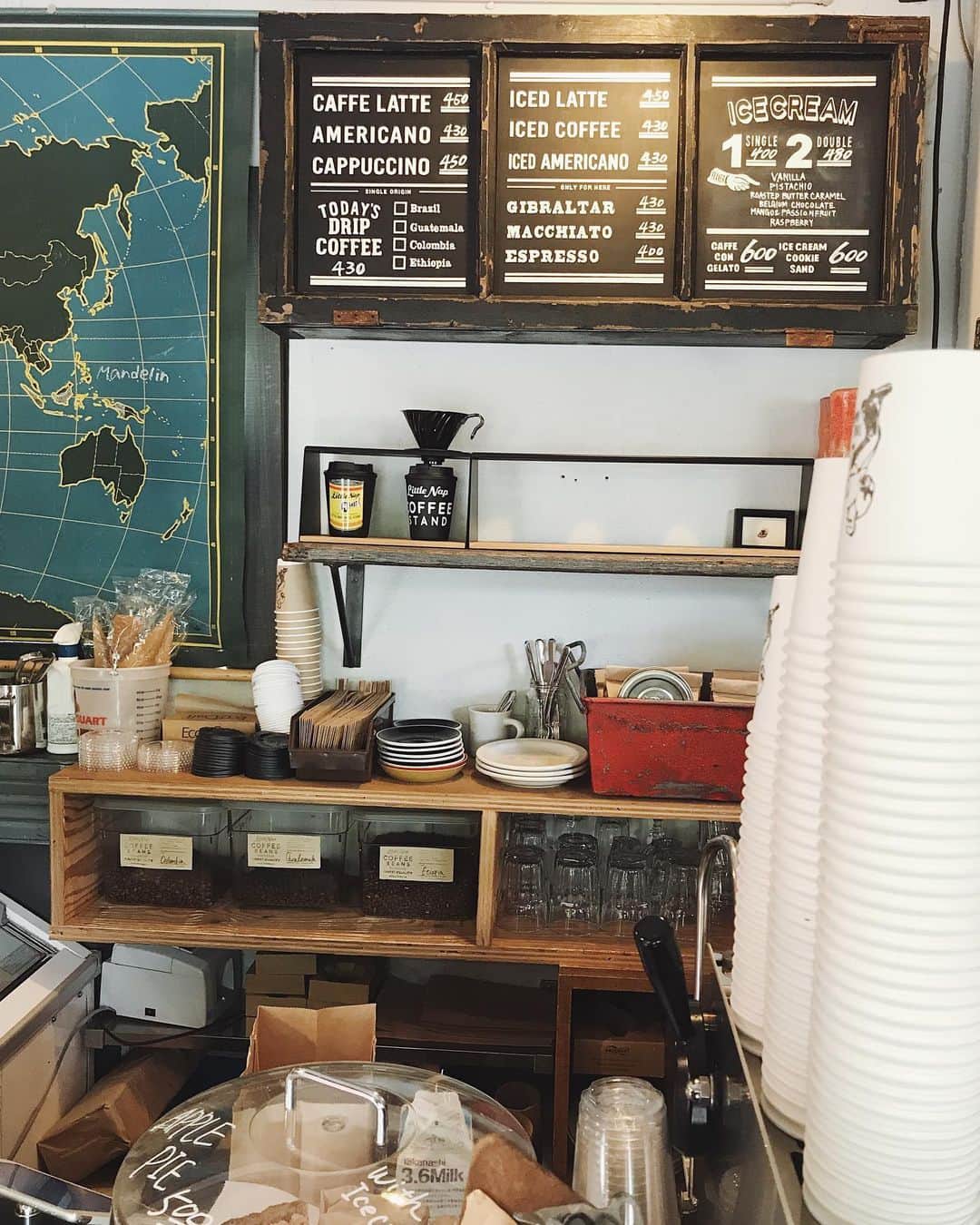 C A F E L O V E Rさんのインスタグラム写真 - (C A F E L O V E RInstagram)「Little Nap COFFEE STAND//代々木公園 ㅤ ☑︎カフェラテ ㅤㅤㅤㅤㅤ cafe ☕️ #littlenapcoffeestarnd #リトルナップコーヒースタンド place📍#yoyogihachiman #代々木八幡 ㅤ 撮影する際は他のお客様、カフェにご迷惑がかからないようご配慮をお願いします。 素敵なcafe timeを♡」6月27日 22時53分 - _cafelover_
