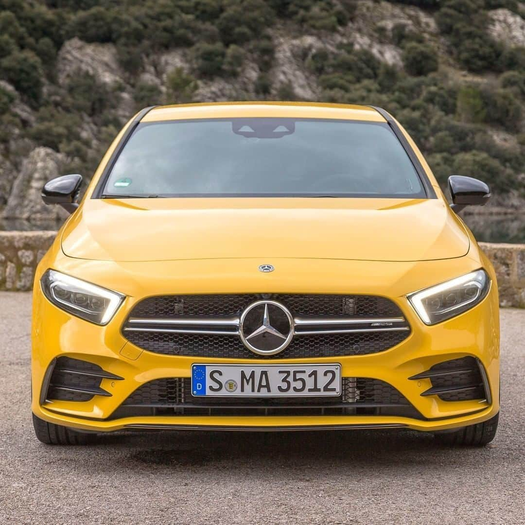 メルセデス・ベンツさんのインスタグラム写真 - (メルセデス・ベンツInstagram)「OF COURAGE 🌈 [Mercedes-AMG A 35 4MATIC | Kraftstoffverbrauch kombiniert: 7,4–7,3 l/100 km | CO₂-Emissionen kombiniert: 169–167 g/km | http://mb4.me/nefz]  #pride #pridemonth #LGBTQ #LGBTQIA #MercedesBenz #Diversity #Daimler #LGBT #rainbow #support #daimlerpride #equal #glad #spectrum」6月28日 8時55分 - mercedesbenz