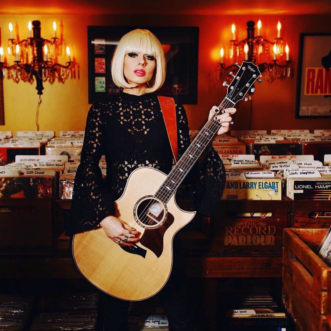 オリアンティさんのインスタグラム写真 - (オリアンティInstagram)「📷 @patrickfore @taylorguitars 🔮」6月28日 9時01分 - iamorianthi