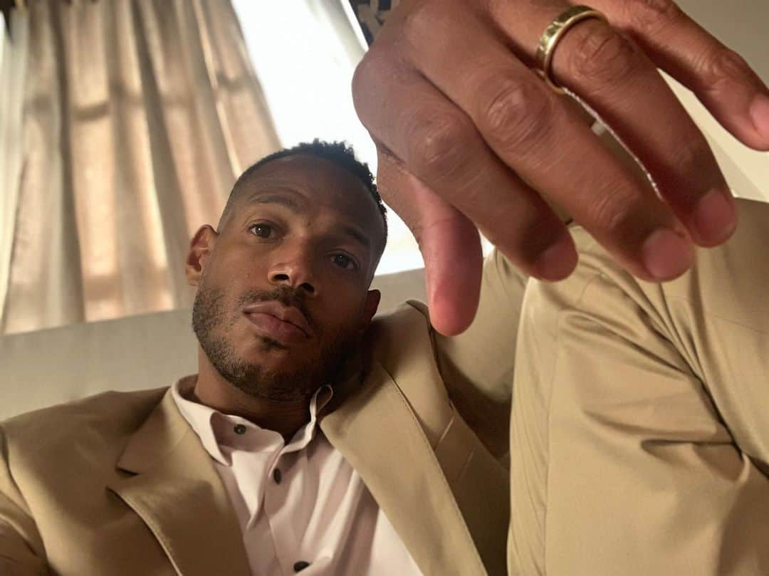 マーロン・ウェイアンズさんのインスタグラム写真 - (マーロン・ウェイアンズInstagram)「Suits may be my new ish... it may be a vibe ... PS WEDDING RING IS FOR MY CHARACTER in a movie I’m filming sheesh」6月28日 9時02分 - marlonwayans