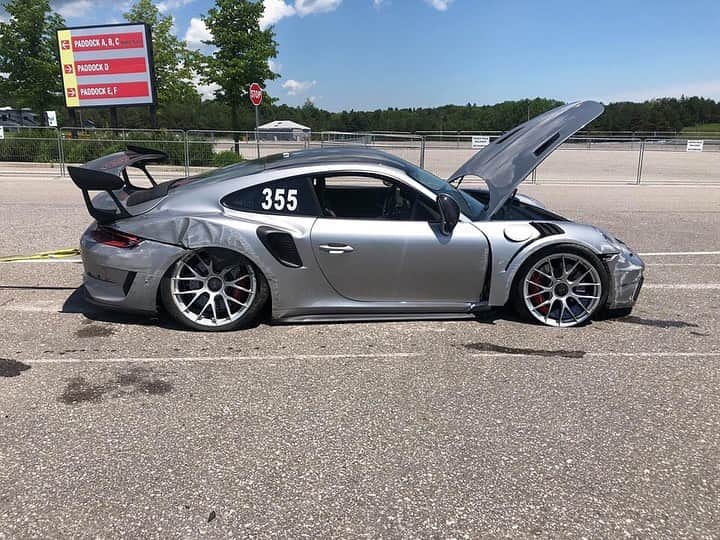 CarsWithoutLimitsさんのインスタグラム写真 - (CarsWithoutLimitsInstagram)「Poor 2 Week Old GT3RS Via @engineeredautomotive  #carswithoutlimits #toronto #GT3RS」6月28日 9時19分 - carswithoutlimits