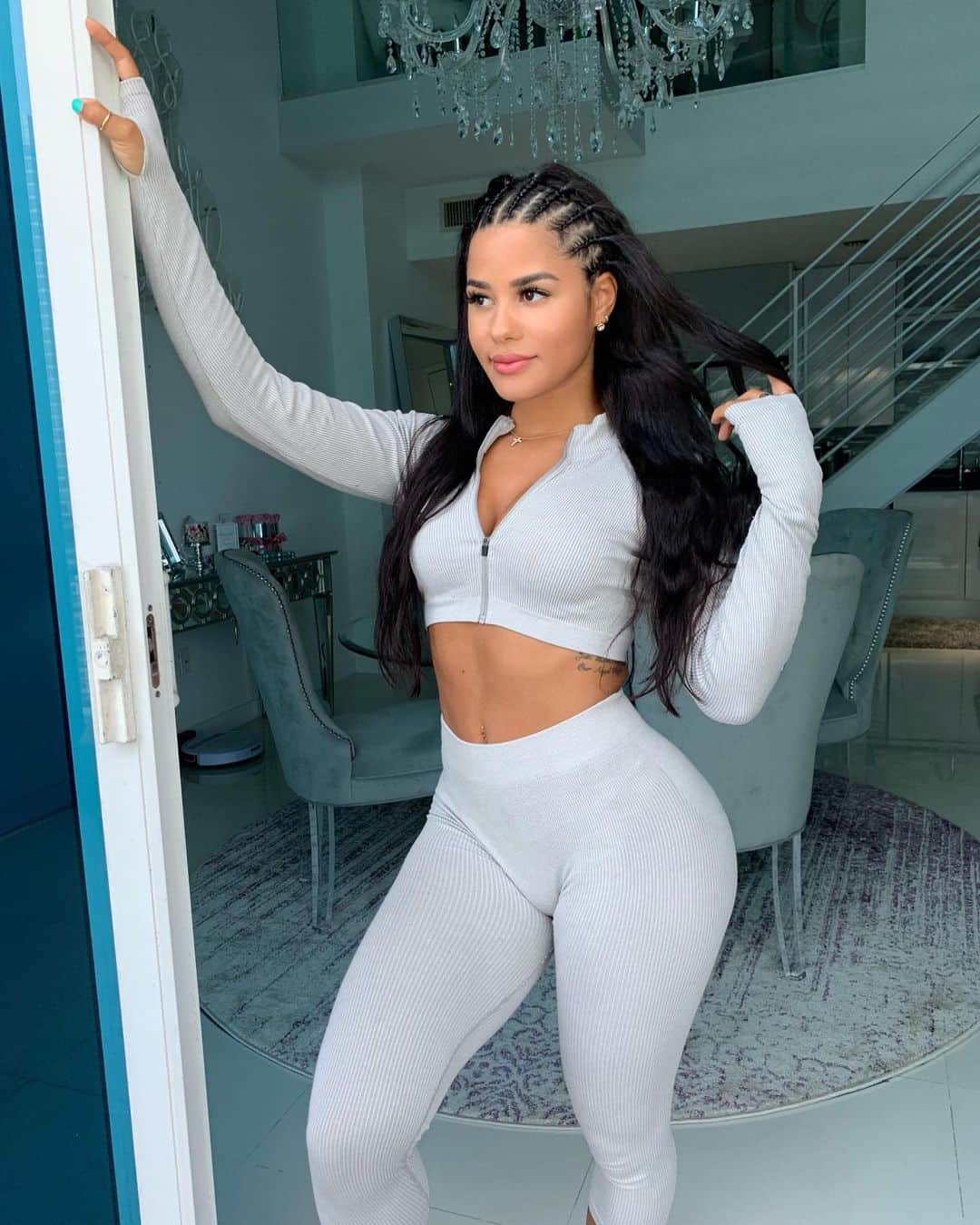 Katya Elise Henryさんのインスタグラム写真 - (Katya Elise HenryInstagram)「yessssssss ☁️ my most favorite @workouts_by_katya outfit AKA the comfiest ribbed set in 👏🏽 the 👏🏽 entire 👏🏽 world 👏🏽... is now restocked in all sizes. hit the link in bio!」6月28日 9時30分 - katyaelisehenry