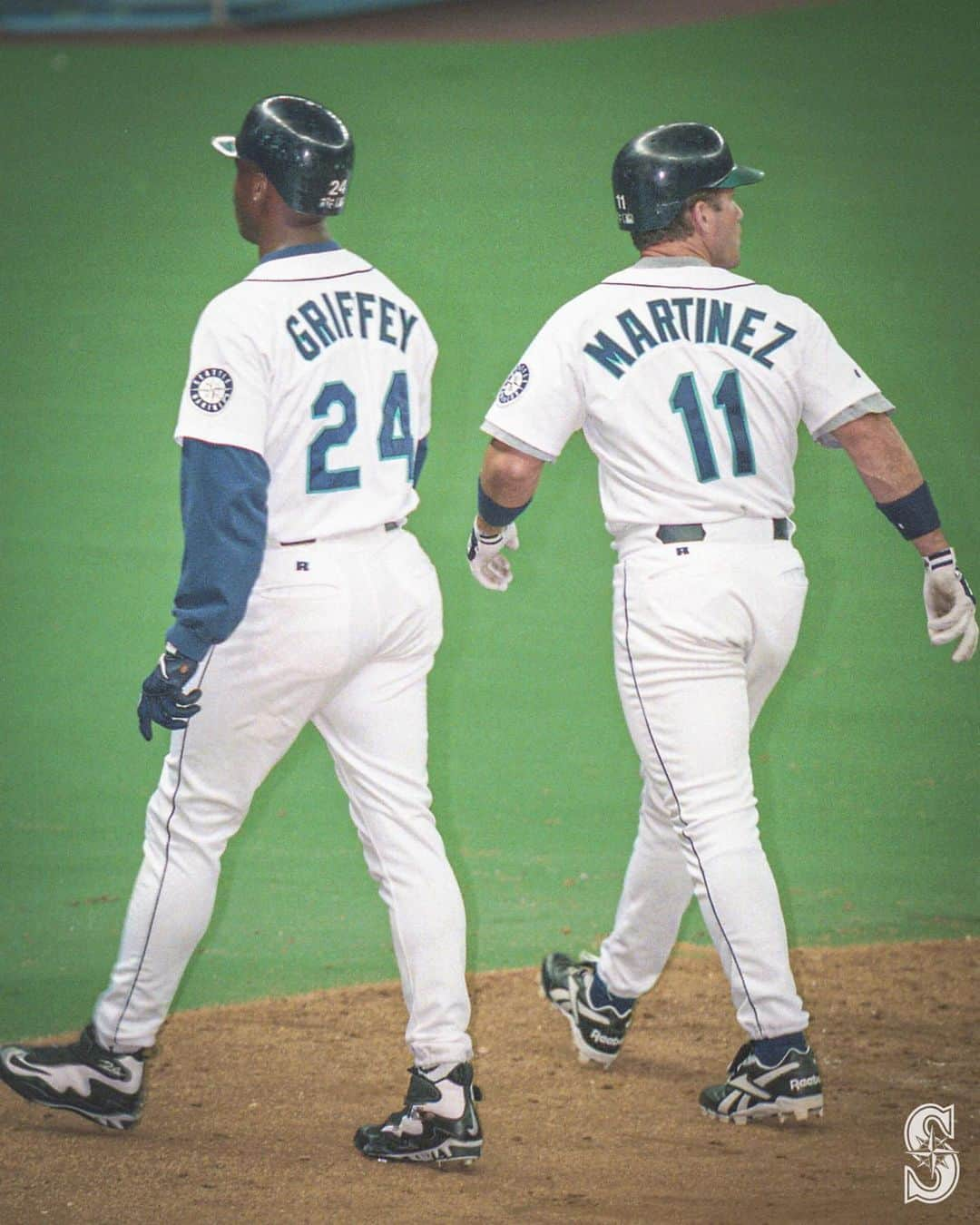 シアトル・マリナーズさんのインスタグラム写真 - (シアトル・マリナーズInstagram)「In 2️⃣4️⃣ days, Edgar joins Junior in Cooperstown. #EdgarHOF #TBT」6月28日 9時35分 - mariners