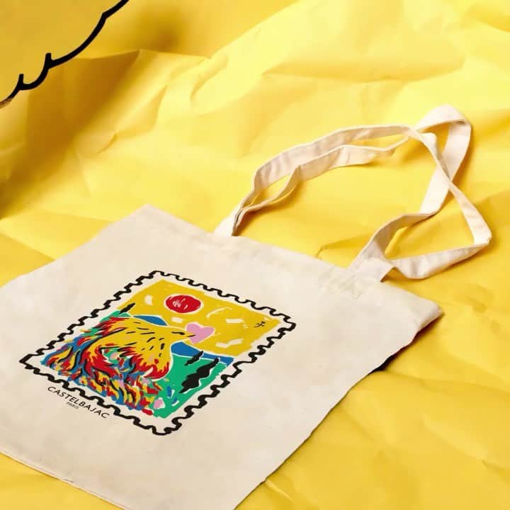 のインスタグラム：「Le saviez-vous ?  Tous les produits CASTELBAJAC Paris sont designés et imprimés en France avec une encre à base d'eau.  Raison de plus pour partager Po'étiquement l'HappyCulture !  Did you know? All the items from CASTELBAJAC Paris are designed and printed in France with an ink composed with water. More reason to spread Po'ethicaly HappyCulture!  #Castelbajac #HappyCulture  #Castelbajac #Paris #Designer #Arty #Fashion #Mode #DesignedinFrance #PoEthicaly」