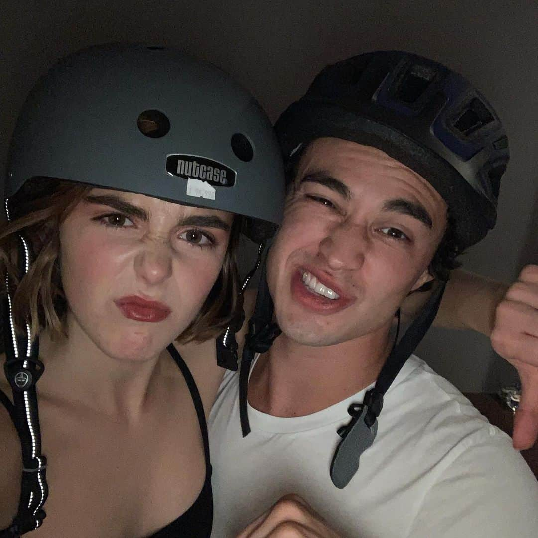 キーナン・シプカさんのインスタグラム写真 - (キーナン・シプカInstagram)「Here’s ur daily reminder to wear a helmet kiddos (should I always walk around w a helmet that says nutcase? I think yes.)」6月28日 1時03分 - kiernanshipka