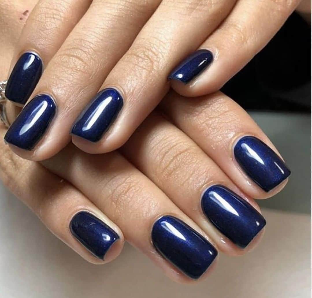OPIさんのインスタグラム写真 - (OPIInstagram)「Is it too early to start thinking about what shades we're wanting to wear for the #4thOfJuly 🤔 @nailmeshops is wearing #RussianNavy our deep-sea blue! #ColorIsTheAnswer #OPIObsessed⁠ ⁠ #4thofjulynails #bluenails #navy #opi #nailpolish #manicure #shine #nails」6月28日 1時01分 - opi