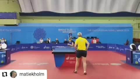 ガリア・ドボラクのインスタグラム：「When I was a kid, my mum used to say that my smashes were like mosquito bites 🦟🦟🦟 Watching this video you can see what she meant 😢😥 and @matiekholm is just teasing me 😒😒」