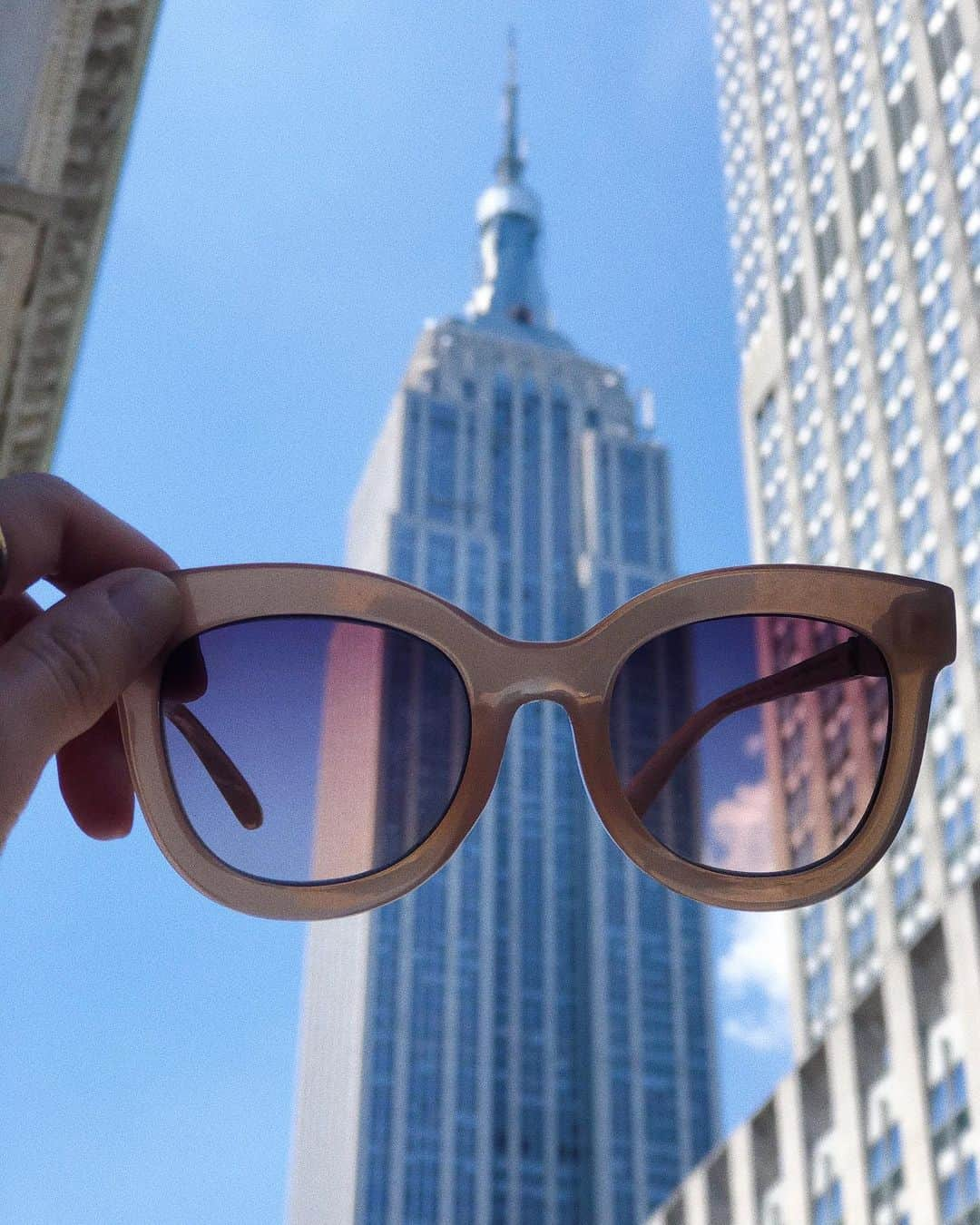 American Eagleさんのインスタグラム写真 - (American EagleInstagram)「No shade, just celebrating #NationalSunglassesDay here in NYC 🕶」6月28日 1時18分 - americaneagle