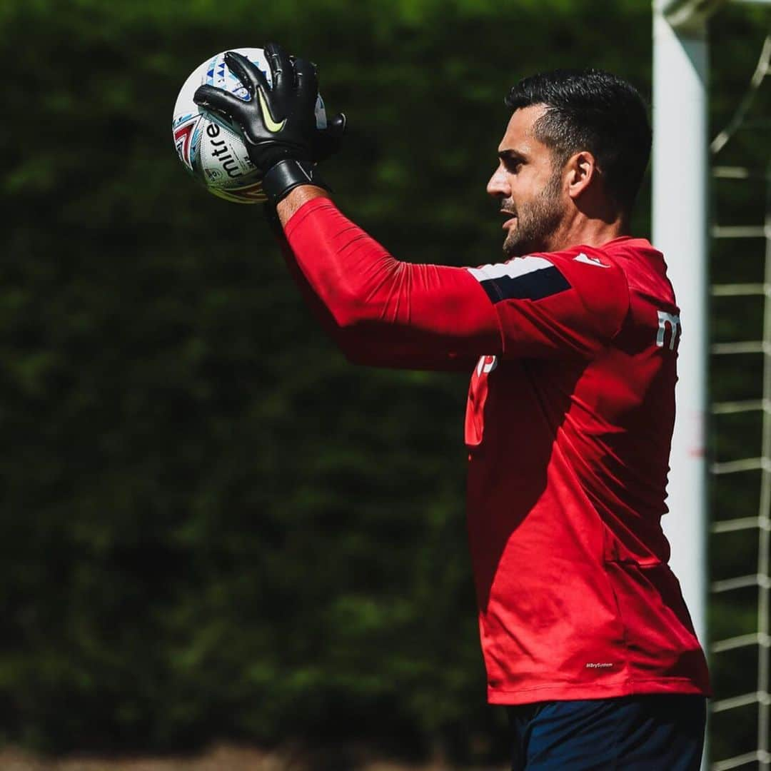 アダム・フェデリチさんのインスタグラム写真 - (アダム・フェデリチInstagram)「Back to it ⚽️💪🏻」6月28日 1時21分 - federici32