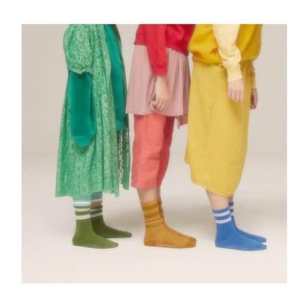 コレジアンさんのインスタグラム写真 - (コレジアンInstagram)「Colours, colours, colours! 💚💛💙 . Colours are such an important part of our creations! Both when we design a new collection of slipper-socks or a new shade for our socks and tights! Thanks to our garment-dyeing process, we can create virtually any shade we want! Our hues are unique, 100% Collégien! 🤩 . Gentle, muted colours or refined, elegant shades or even bold and vibrant hues and also chalky, pastel tones…. 🥰 . We love our colour palette and we hope you do too! Share your love: #collegien @collegien_officiel ❤️ . 🇫🇷 Couleur, couleur, couleur !!! 💚💛💙 . Depuis toujours la couleur est au centre de nos créations ! Que ce soit dans la construction d’un nouveau thème de chaussons, ou l’élaboration de nouveaux coloris de chaussettes et collants, la couleur nous guide et nous inspire ! 🤩 . De plus, grâce à notre procédé artisanal de teinture en plongée, nous nous permettons toutes les folies pour mettre au point un coloris unique, un coloris 100% Collégien ! 👌 . Nous déclinons ensuite nos coloris uniques, au travers de différentes gammes: sporty, intemporelle ou scintillante ! 🌟 . Nous aimons les couleurs, et nous espérons que vous aussi, vous les aimez autant que nous ! 🥰 Partagez votre amour des couleurs : #collegien @collegien_officiel . Picture @mafernavas 😘 . #collegiensocks #海外ベビー服 #ロンパース #女の子ベビー #女の子 #赤ちゃん #赤ちゃんのいる生活 #ベビモ #madeinfrance #extrasoft #bestsocksever #barneklær #kinderstrümpfe #kniestrümpfe #靴下 #носки #sokker #ベビー用品 #nicosocks #varsitysocks #crewsocks #varsity #sportystyle #glitterysocks #socks #greatquality」6月28日 1時24分 - collegien_officiel