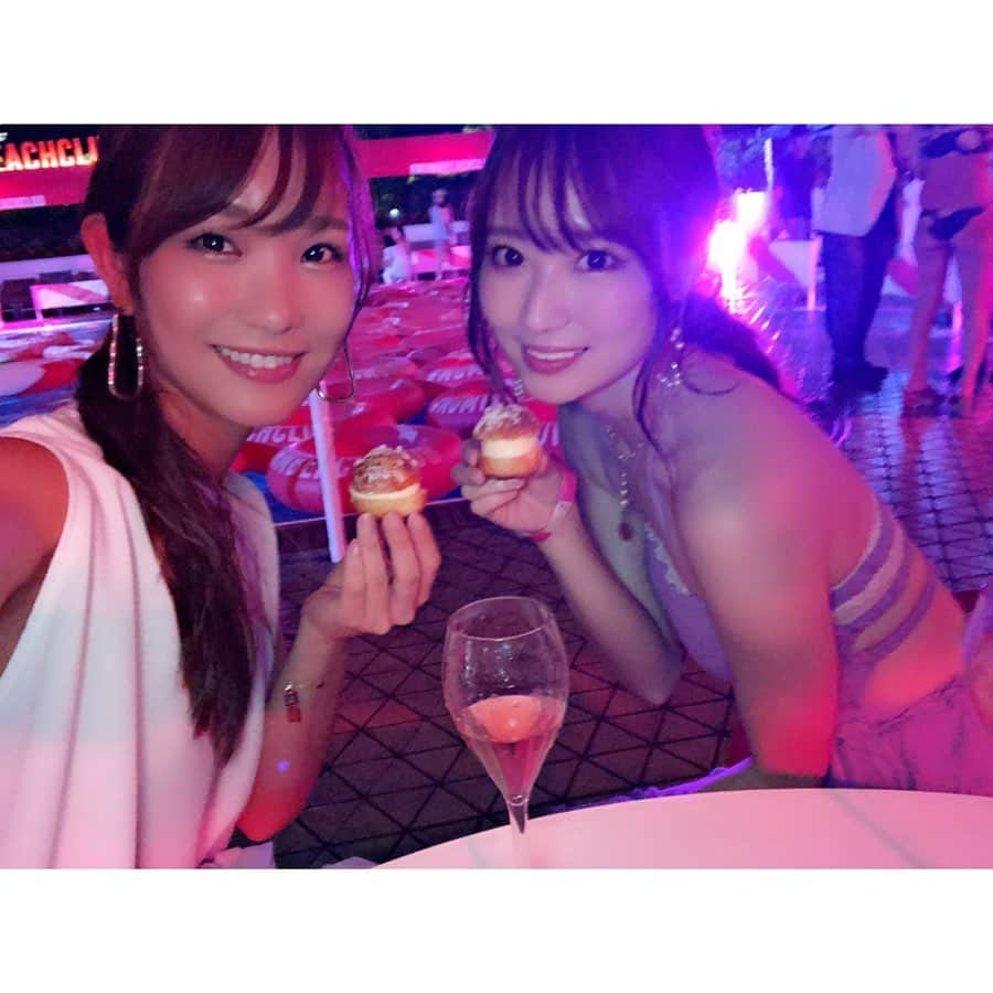 小越しほみさんのインスタグラム写真 - (小越しほみInstagram)「#mummbeachclub いちかるに連れてきてもらったぁ🍸 ・ オサレ空間でどきどきでした🥺💓 いけてるとこ慣れてないから何していいかわからず結果食べてばっかりだった‪‪けど😂 ・ ピンクのリゾートカジュアルがドレスコードだったから @esutoreja のマキシワンピにしてみたよ💘 さすがにいつものリュックにスニーカーじゃ場違いだなと🤣 いちかると朝からLINEで何着てくかずっと話してた‪w‪ ・ 夏になったらプールに入りに来たいなぁ～🏊‍♂️✨ ・ #anaインターコンチネンタル #ホテル #プール #pool #esutoreja #ワンピース #マキシワンピ #ootd #cordinate #リゾートカジュアル」6月28日 1時25分 - shihomi1129