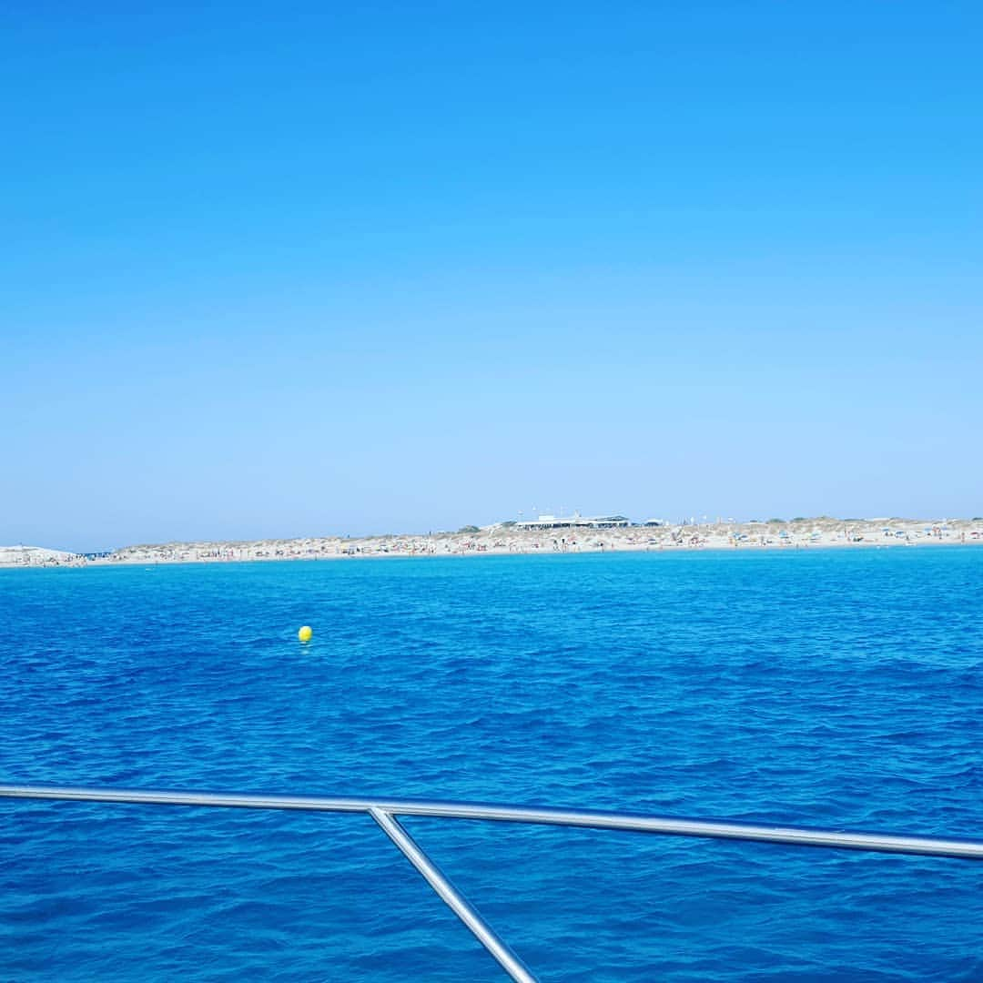 ナセル・シャドリのインスタグラム：「One of my favourite places☀️☀️☀️#formentera」