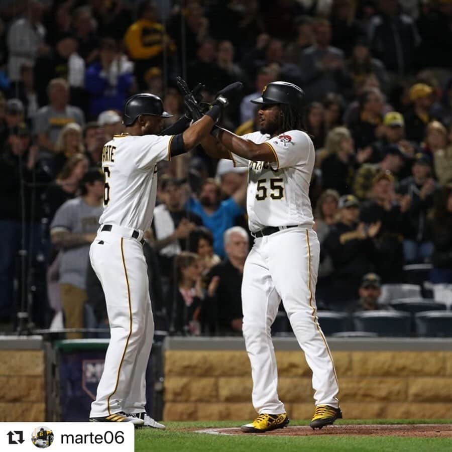 ピッツバーグ・パイレーツさんのインスタグラム写真 - (ピッツバーグ・パイレーツInstagram)「These guys want you to vote for Josh Bell for the All-Star Game.  You can vote once per email address at ‪pirates.com/vote‬ AND on Google by searching “MLB Vote” or “Josh Bell”.」6月28日 1時41分 - pittsburghpirates