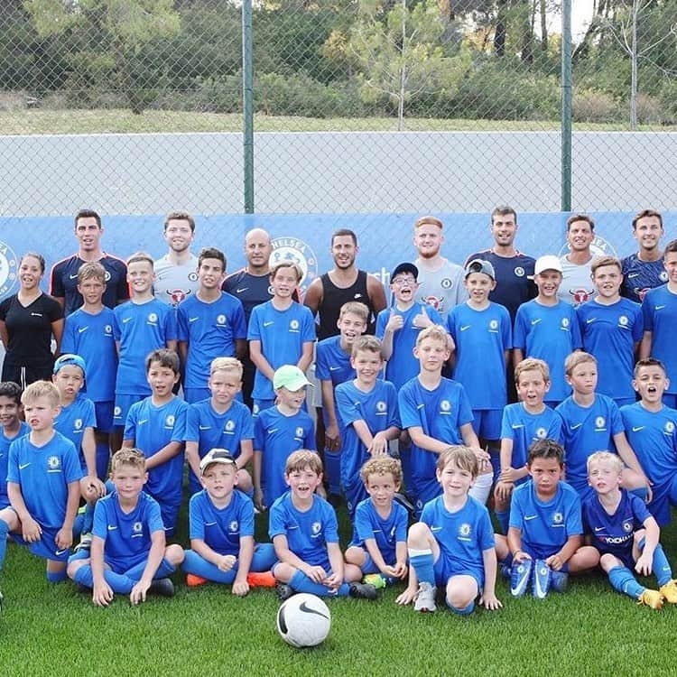 チェルシーFCさんのインスタグラム写真 - (チェルシーFCInstagram)「Once a Blue! 💙 @hazardeden_10 joined in with youngsters at a Chelsea Foundation soccer school while on holiday! 👏 #CFC #Chelsea #Hazard」6月28日 1時43分 - chelseafc