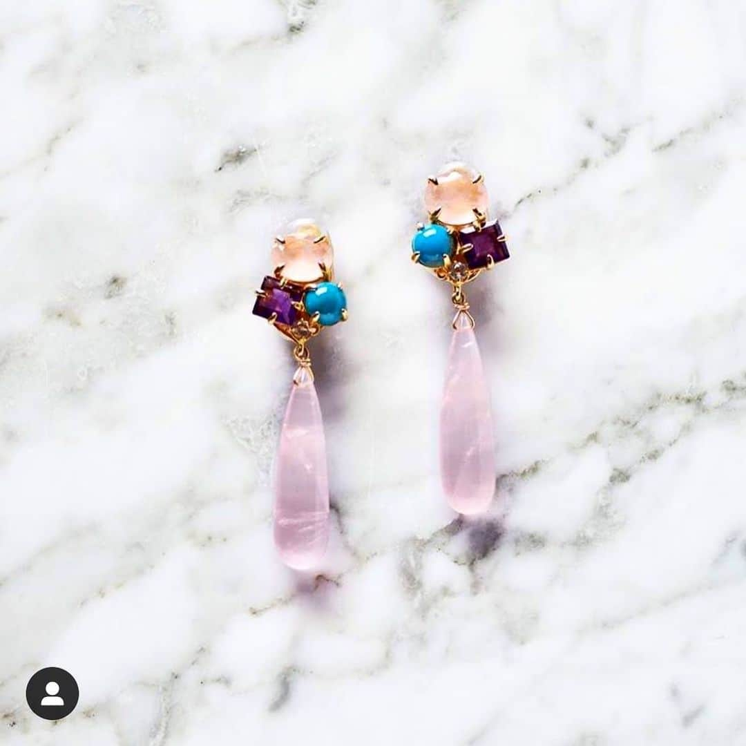 バウンキットさんのインスタグラム写真 - (バウンキットInstagram)「We’re ready for summer in these Rose Quartz, Amethyst, and Turquoise earrings via: @innocently_weddingdress 🤩 . . . . . . #jewelrydesign #jewelrydesigner #newyorkfashion #madeinusa #bounkit #bounkitnyc #shoponline #onlineboutique #handmadejewelry #newyork #showroom #interchangeablejewelry #bounkit #bounkitnyc #amethyst #turquoise #rosequartz」6月28日 2時04分 - bounkitnyc