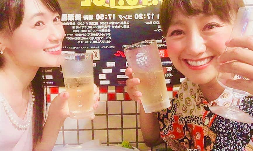 福島和可菜さんのインスタグラム写真 - (福島和可菜Instagram)「今日は、任務完了後、ぎのっちと乾杯🍻 最近本当良く会ってるー✋ 今日も割と早い時間から飲んでるのに、気付いたらお店閉店時間‼️もはやいつも通り🤣 楽しい時間はあっと言う間です👍 ☀️☀️☀️フル充電完了☀️☀️☀️ #むしろ #過充電 #どちらが先に結婚するか #いつもの議題 #柳野玲子 #vs #福島和可菜 #負けないぞ #笑 #独身女子 #釣り #ゴルフ #酒 #大好き #beer #日本酒 #ワイン #部屋 #暑過ぎる #クーラー #MAX #17 #℃ #🍺 #❤ #🍷」6月28日 2時05分 - fukushimawakana