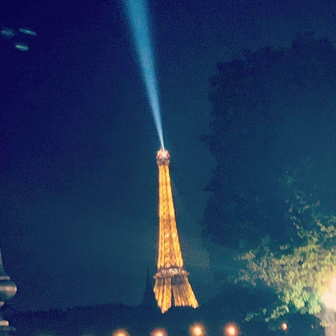 ホープ・ソロさんのインスタグラム写真 - (ホープ・ソロInstagram)「I don’t want this tournament to ever end 🇫🇷 💕 ⚽️」6月28日 2時21分 - hopesolo